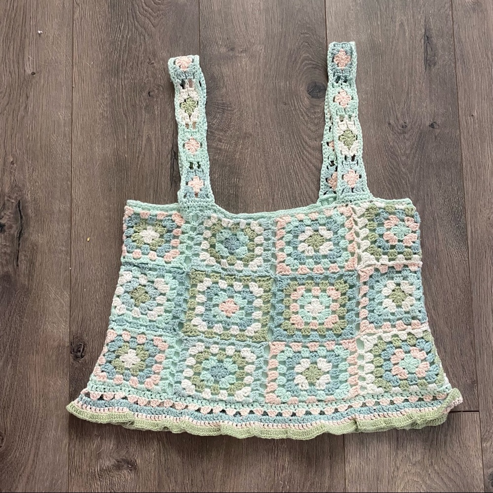 AMERICAN EAGLE CROCHET TOP